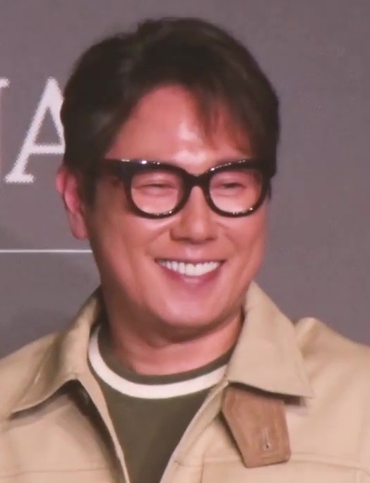 윤종신의 초상 사진